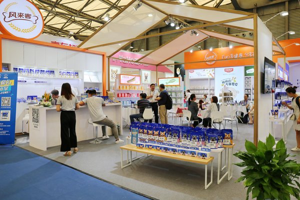 毫棒抑菌骨亮相亚宠展，健康功能型咬胶受关注