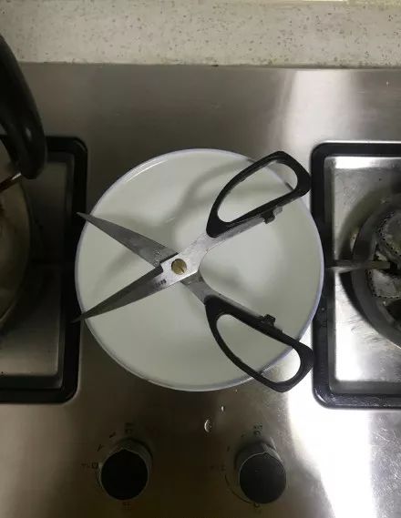 剪刀找猫法一般要多久,剪刀法找猫具体步骤