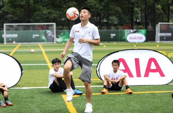 一周热图｜武磊任青少年足球公益大使；巨石强森空降北京杜莎蜡像馆；娜扎演绎最会穿衣女总裁