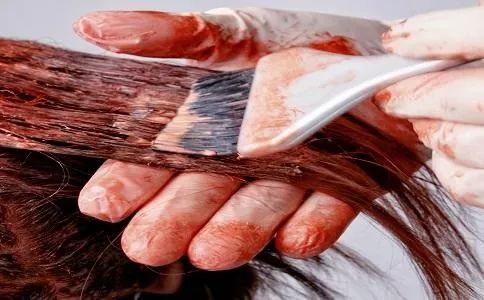 25岁女脱发真的恢复不了吗,女人头发干枯怎么预防脱发