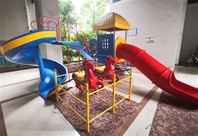 小区业委会合伙贪污被判刑,业委会主任侵占财物被判刑