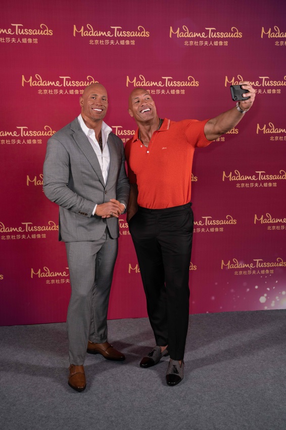 一周热图｜武磊任青少年足球公益大使；巨石强森空降北京杜莎蜡像馆；娜扎演绎最会穿衣女总裁