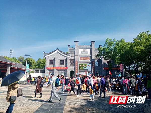 贫困村变网红打卡地,贫困村成网红村