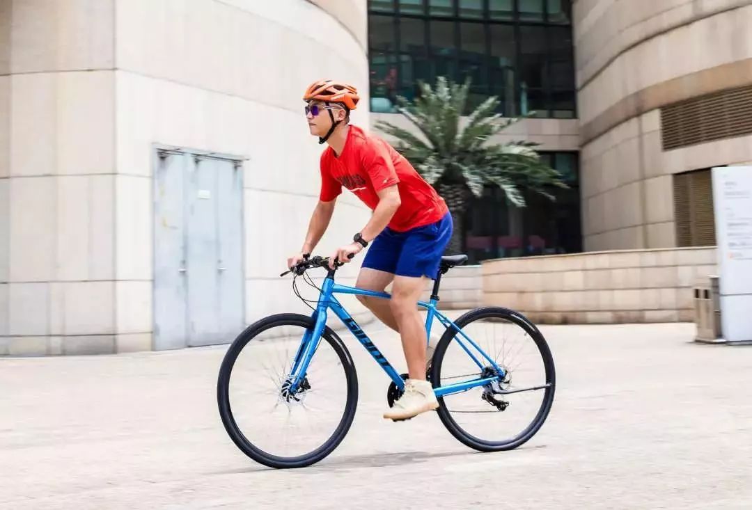 捷安特escape3公路车适合女生骑,捷安特escape1和liv公路车哪个好