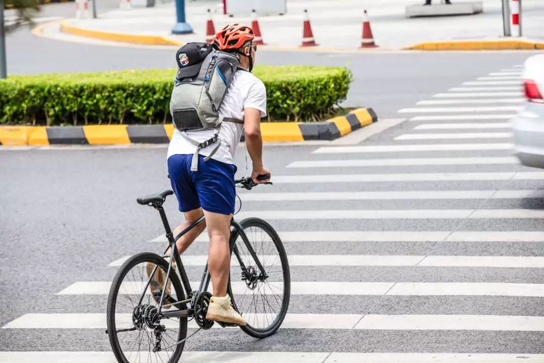 捷安特escape3公路车适合女生骑,捷安特escape1和liv公路车哪个好