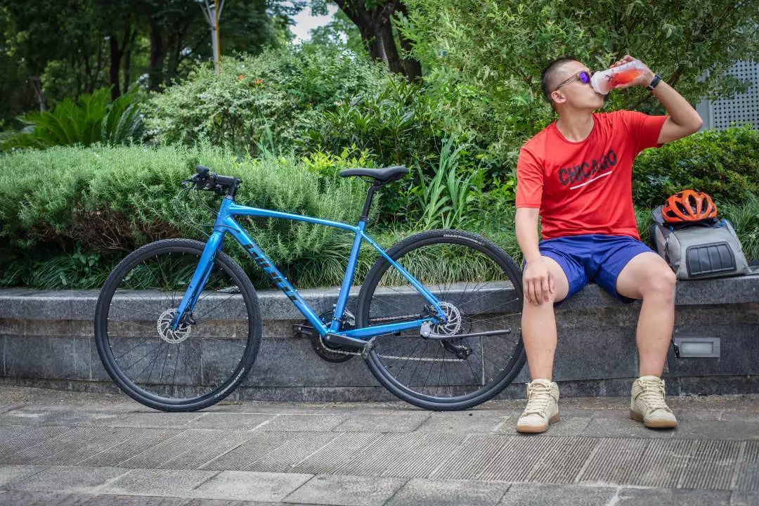 捷安特escape3公路车适合女生骑,捷安特escape1和liv公路车哪个好