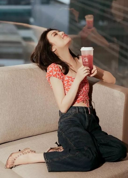 优衣库宽腿廓形牛仔裤搭配,优衣库显腿长的裤子