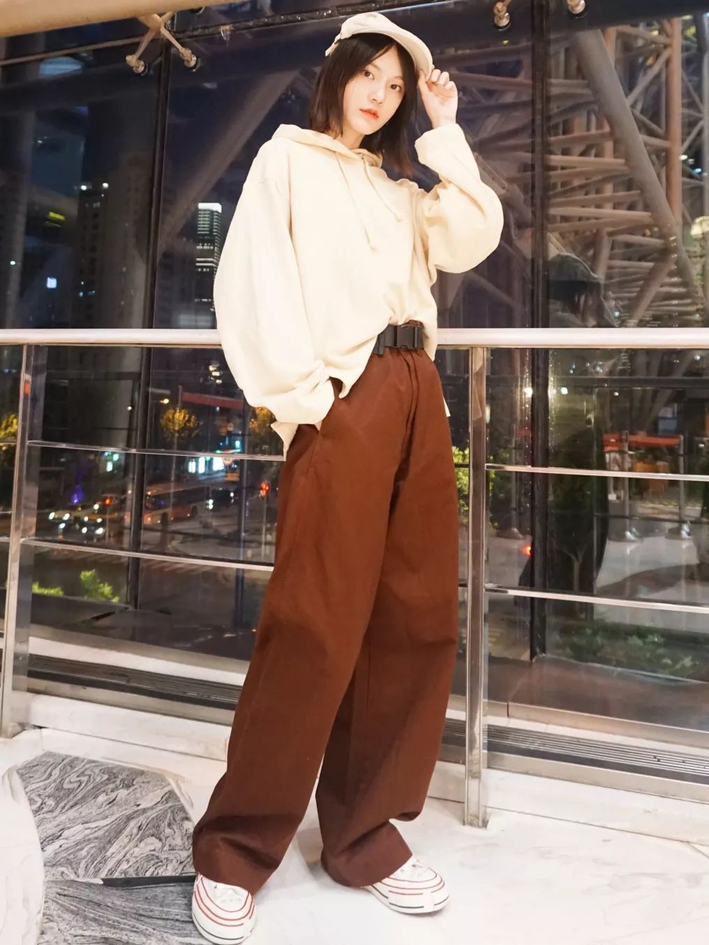 优衣库宽腿廓形牛仔裤搭配,优衣库显腿长的裤子