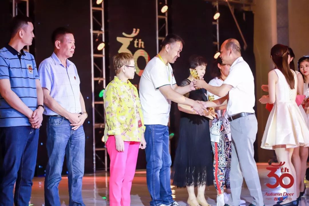 广东时装周香云纱,广东时装周千玉香云纱