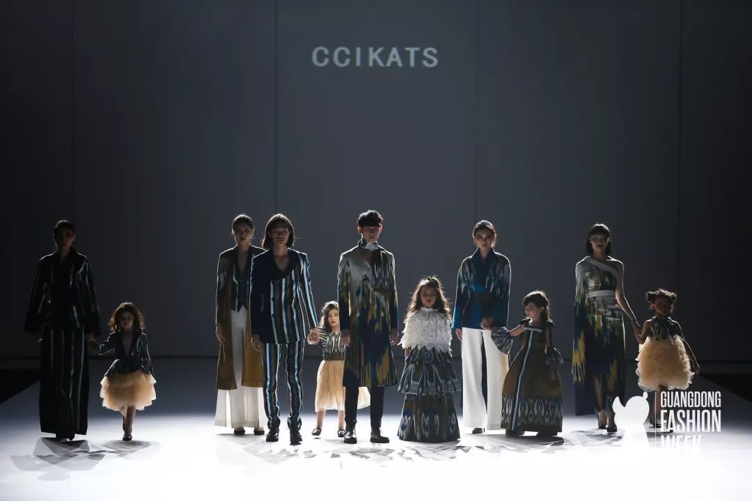 广东时装周丨“2019艾德莱斯出天山”绽放于致敬梦想的舞台