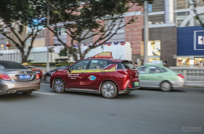 广州黄颜色的出租车 (广州出租车为什么这么多颜色)