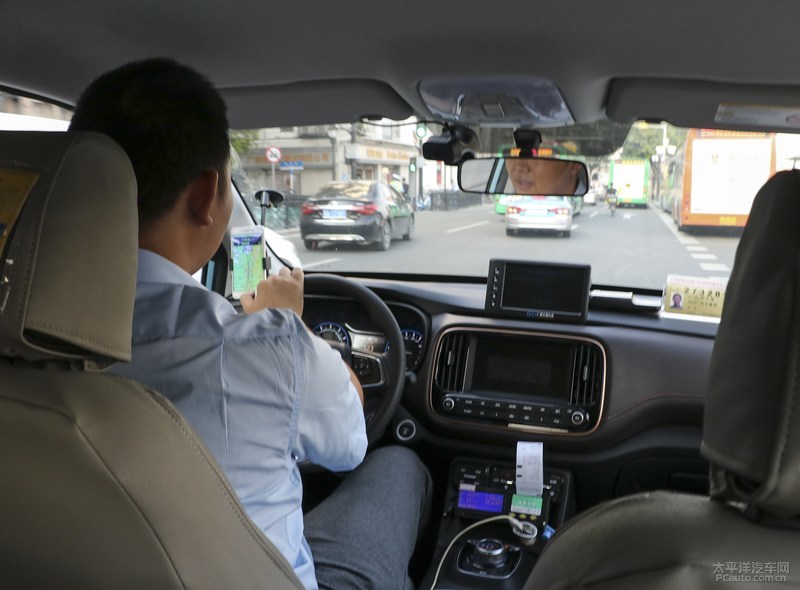 广州黄颜色的出租车 (广州出租车为什么这么多颜色)