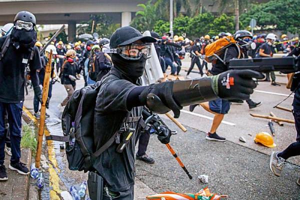 香港海关查气枪枪支,香港警察盘查私家车