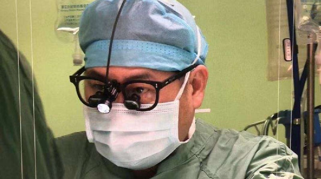 梅家人的骄傲——记心胸外科主任梅举教授