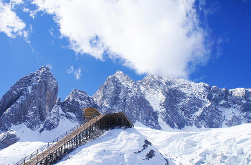 朝发夕至的列车,长沙到丽江飞机航线