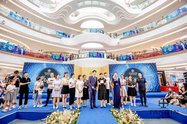 严屹宽冻龄男神,年轻时候的严屹宽究竟有多绝