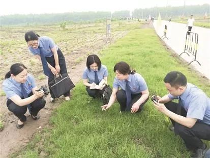 2019/8/26（941）《湖北日报》整版丨携手同行，形成合力，用法治保护国家利益和社会公共利益