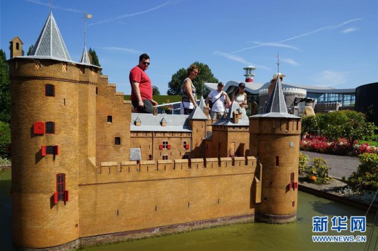 来到小人国的视频,走进荷兰小渔村