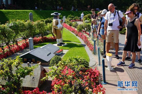 来到小人国的视频,走进荷兰小渔村