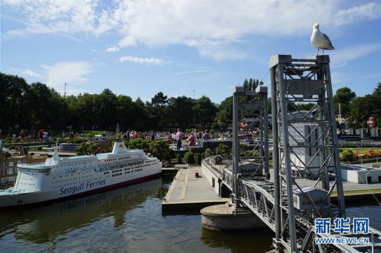 来到小人国的视频,走进荷兰小渔村