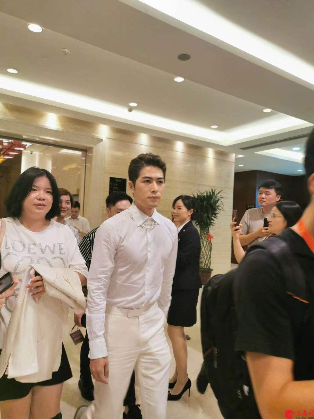 为喜迎新中国成立70周年电影音乐会，大汉天一酒店倾力保驾护航