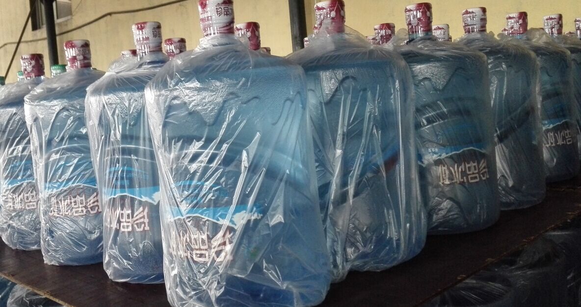 自来水烧开和桶装水烧开有区别吗,喝纯净水和自来水烧开水哪个好