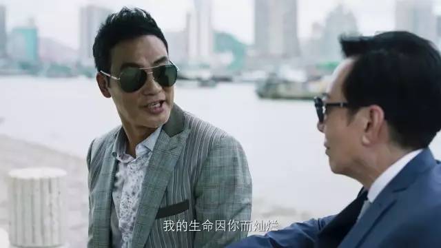 *男舞**、警察、黑帮老大、邻家大叔，哪个才是他的真面目？