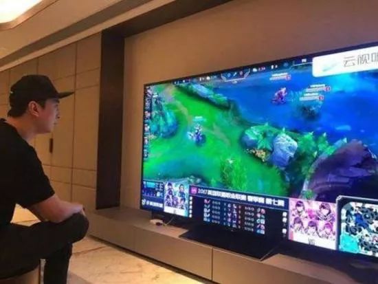 小米电视32寸能当电脑显示器用吗,电视能当显示器用来看电影吗