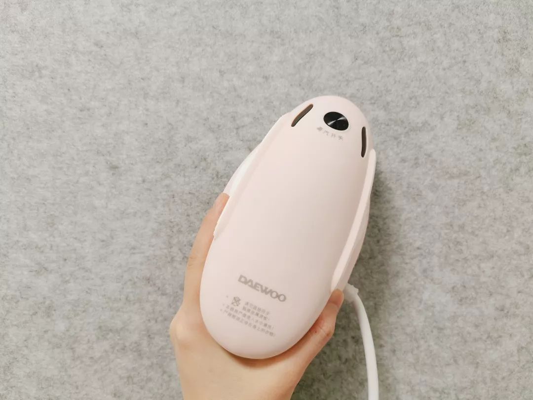 怎么用烫板夹熨衣服,用简易工具熨衣服