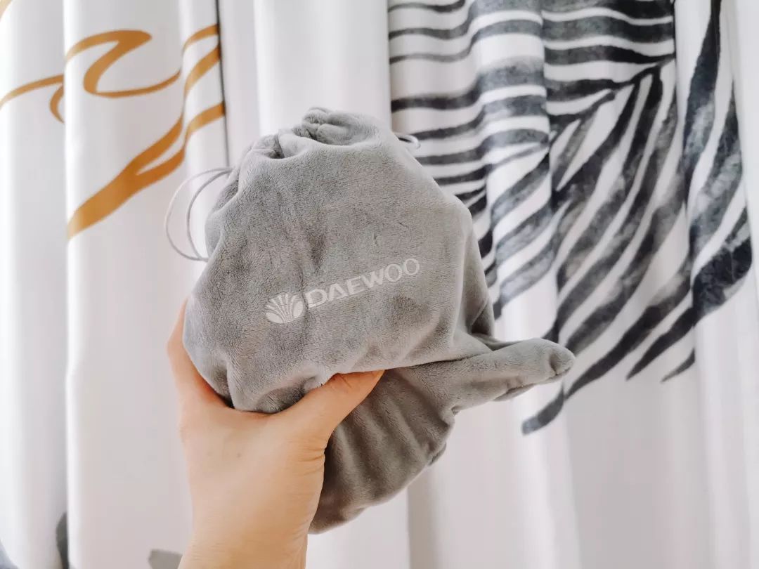 怎么用烫板夹熨衣服,用简易工具熨衣服