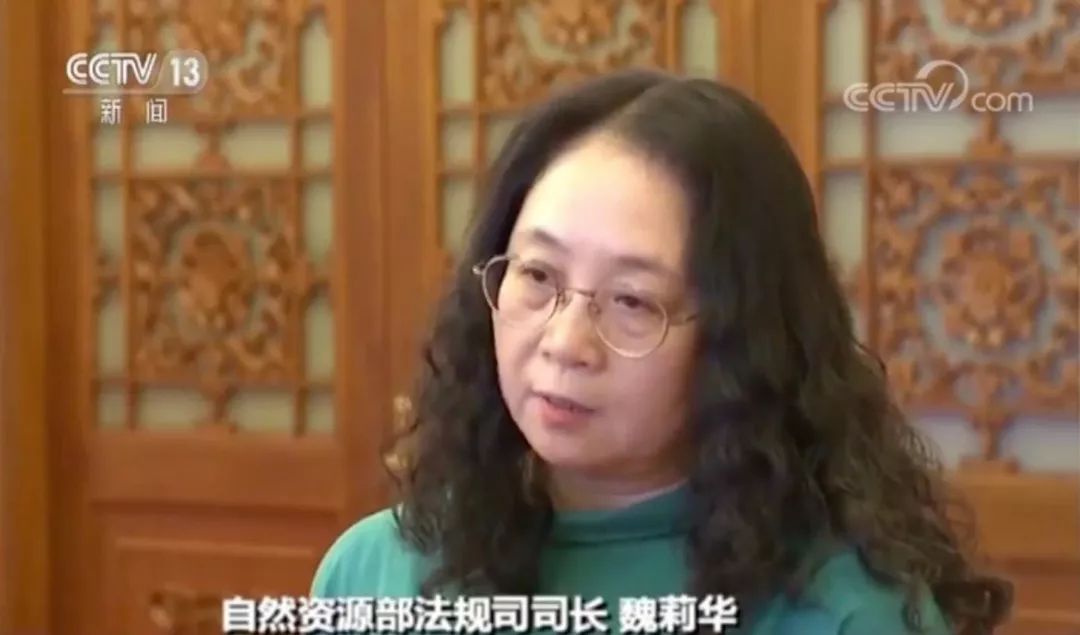 新法来了：未批准进口的药品不再列为假药|农村集体土地可直接入市