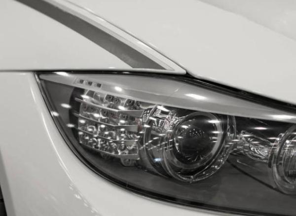 汽车大灯发黄靠谱的做法,汽车大灯发黄怎样才能变亮