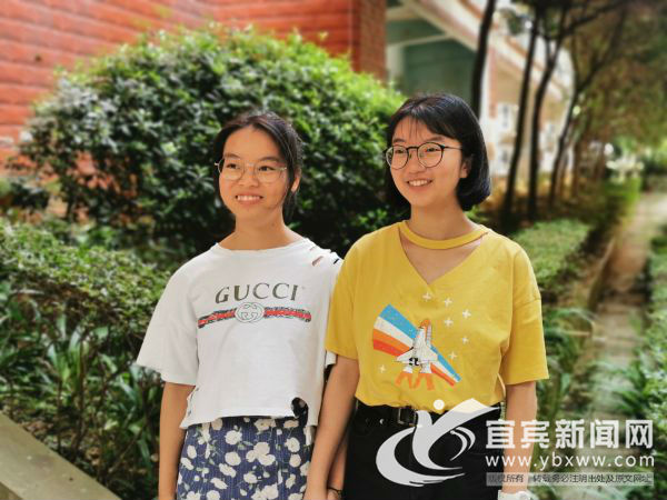 三名中学生拾金不昧,三中校园拾金不昧好人好事报道
