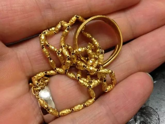 千足金和万足金哪个更好,千足金和万足金有多大区别