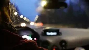 经常玩手机看书眼睛会模糊吗,爱玩手机的坏处日记