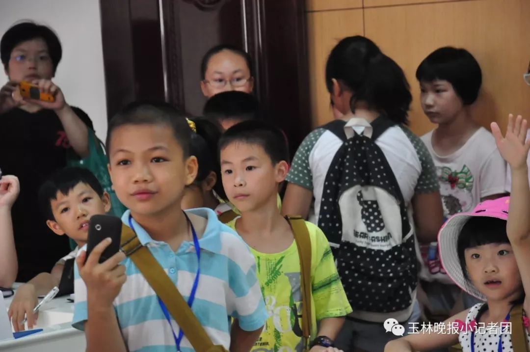 玉林街头那些卖菜的孩子，现在怎么样了？