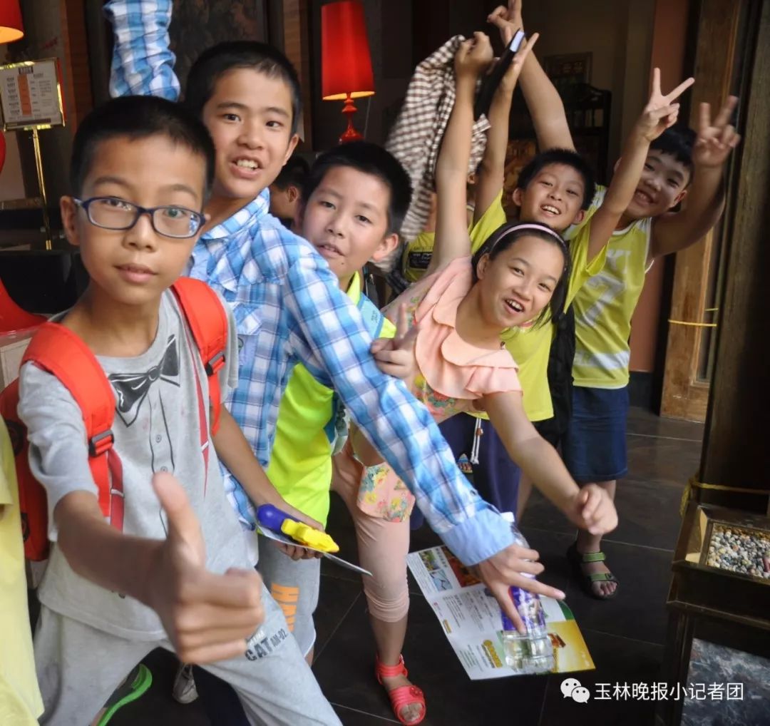 玉林街头那些卖菜的孩子，现在怎么样了？