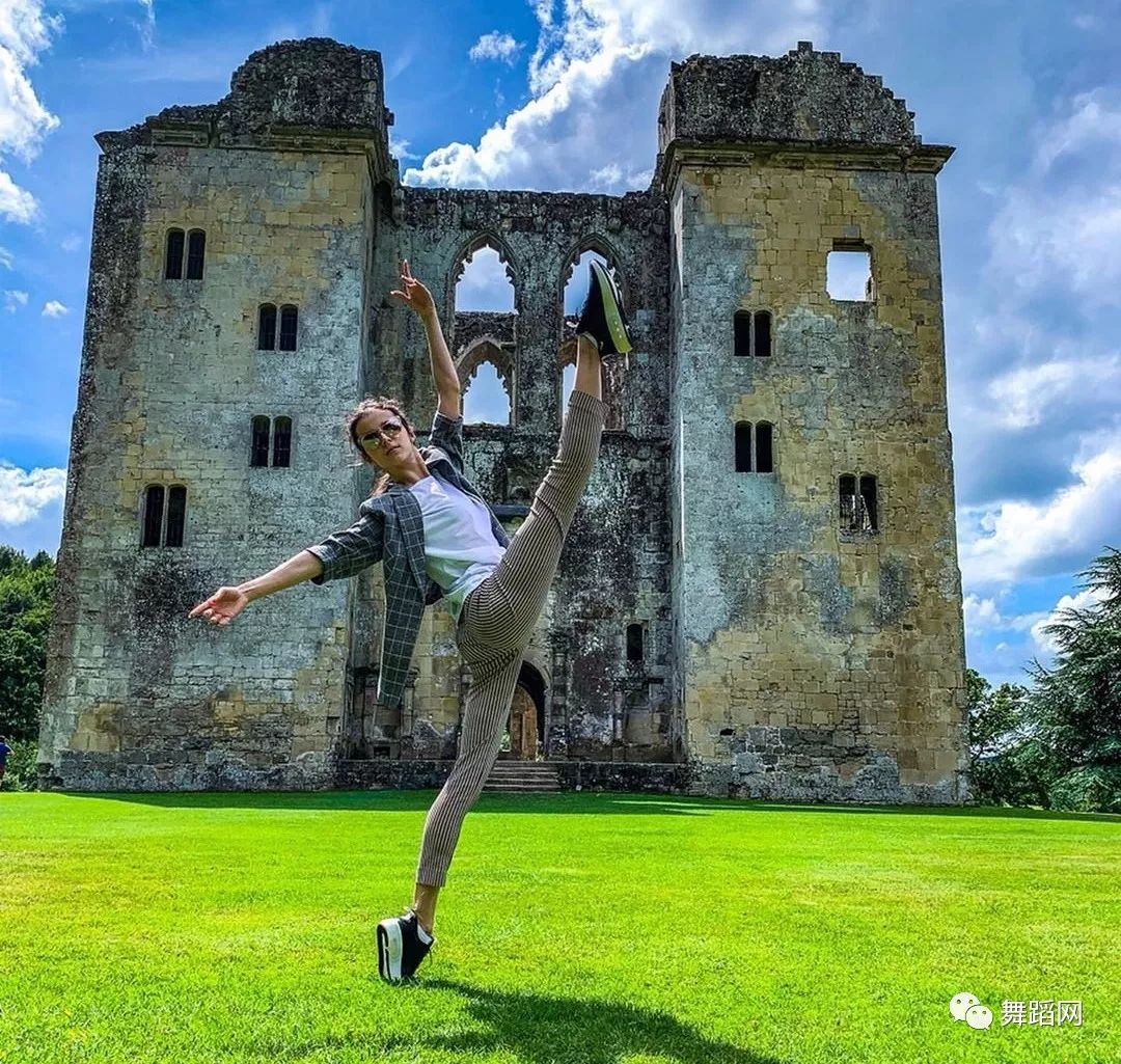 女朋友是学舞蹈的应该买什么礼物,女朋友是学艺术的