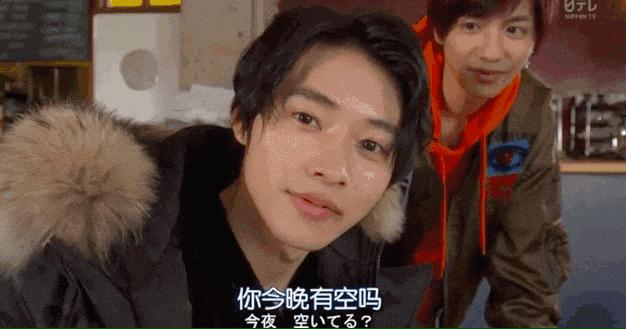 *拍偷**岛国牛郎店,一夜狂揽5500万,比男优更赚钱的就是他了