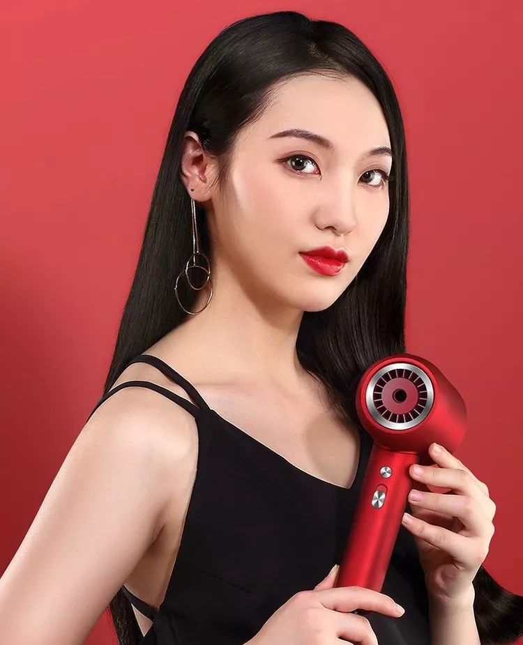 戴森顺滑直发,戴森适合吹毛躁发质吗