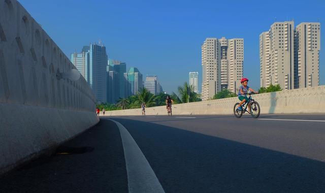 「城市早报」把首都搬到一座尚不存在的城市，以及来自全球13个城市的新闻