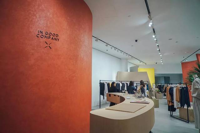 新加坡最美的机场有什么好玩的,新加坡机场免费观光之旅