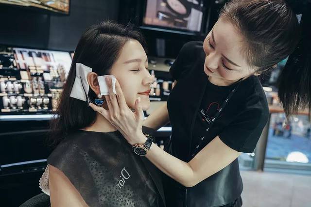 新加坡最美的机场有什么好玩的,新加坡机场免费观光之旅