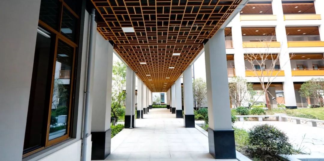 今年秋季，城北半山这所新中学投用！江南书院风！实景探营图发布