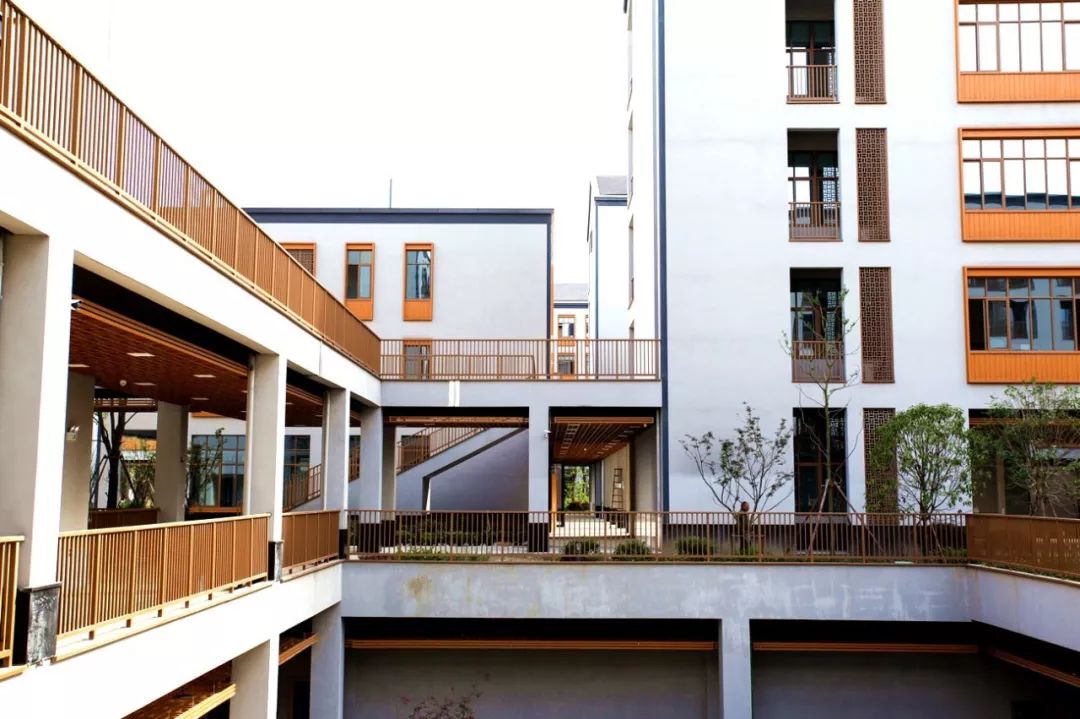 今年秋季，城北半山这所新中学投用！江南书院风！实景探营图发布