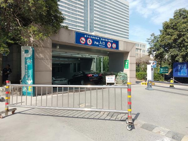 去郑州医院把车停在哪里免费,去郑州医院看病需什么手续