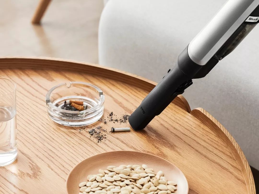 这个吸尘器超轻、迷你、吸力强，哪都能吸丨界界好物馆