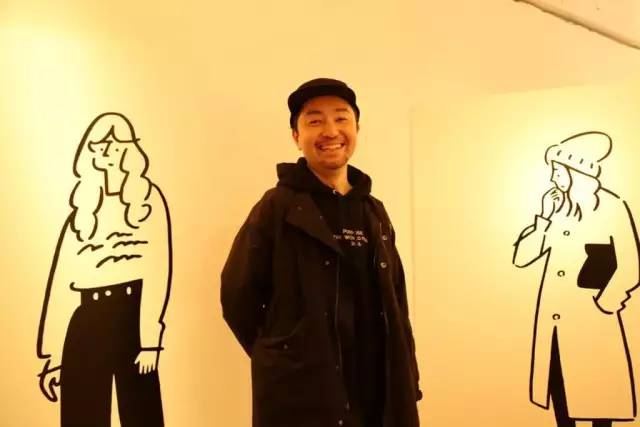 喜茶logo的鼻祖竟然是他？！20年只画简笔画，笔下的小人个个“冷漠脸”，却让无数网友沦陷