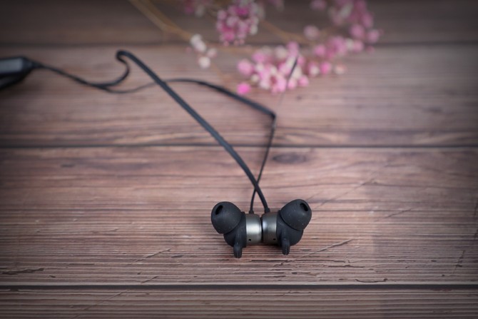 轻巧便携不伤耳蓝牙耳机,联想蓝牙耳机无痛不伤耳