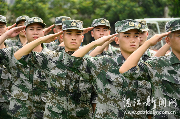 03年双胞胎兄弟同入伍圆梦军营,军旅三胞胎圆梦